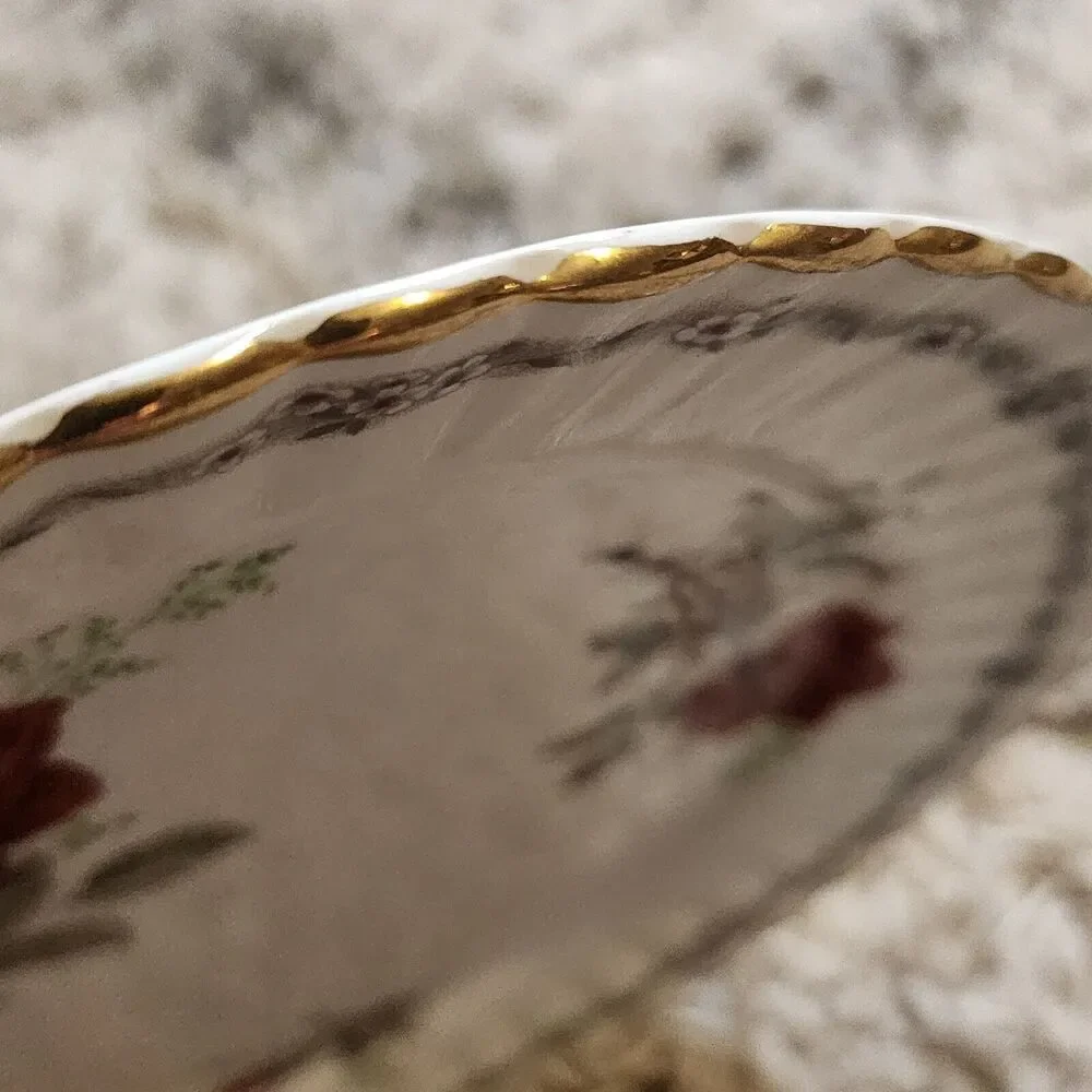 Royal Stafford Bone China “Roses to Remember” Red Rose Plate 8.25